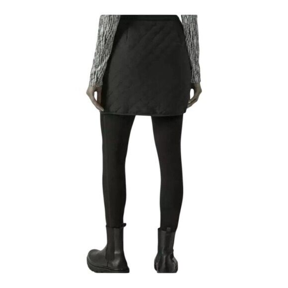 Athleta Apres Ski Skirt Black Quilted Water Repellent Pockets 6 NWOT - Picture 3 of 7
